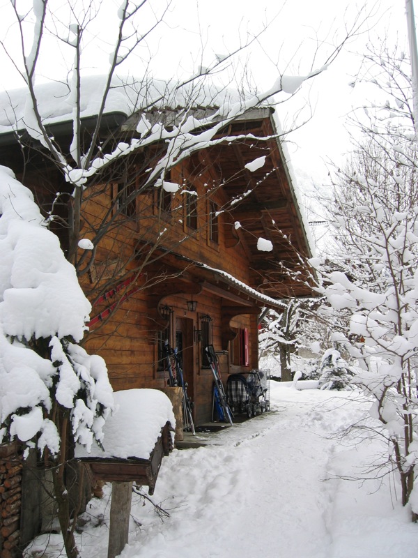 Foto av alpstugan Chalet le Fouret i Champery i snö